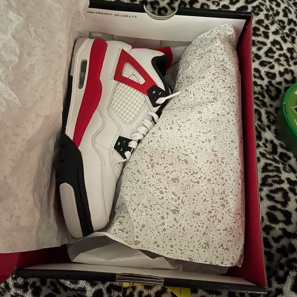 Jordan 4 Retro Red Cement size 6.5 Y - Picture 2 of 4